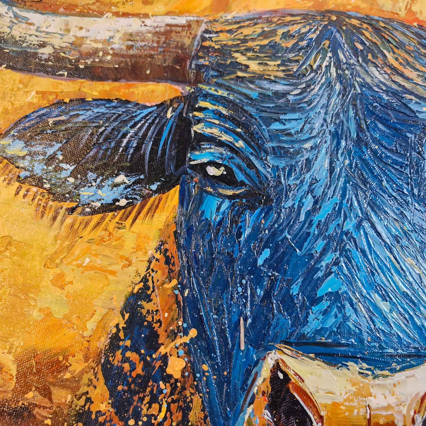 Obra original de toro sobre lienzo en tonos azules y naranjas
