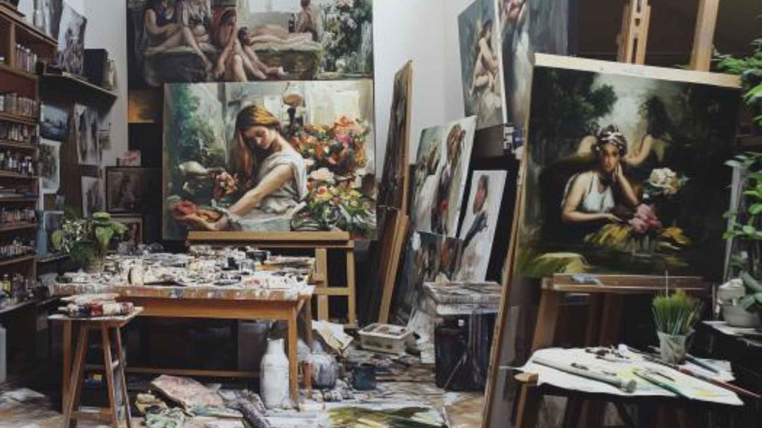 Contraste entre orden y caos en el proceso creativo de un pintor al óleo