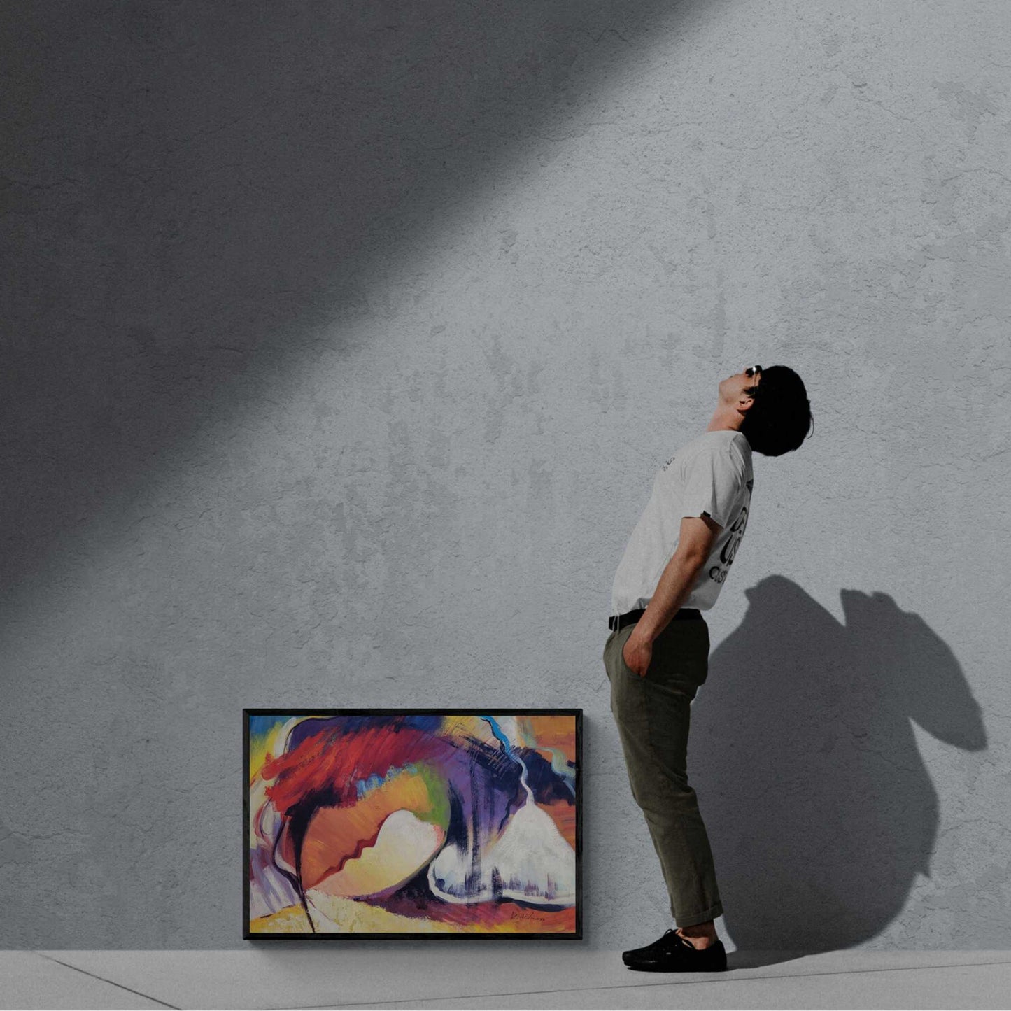 Cuadro abstracto decorativo con silueta humana en tonos vivos pintado a mano 60x90 cm