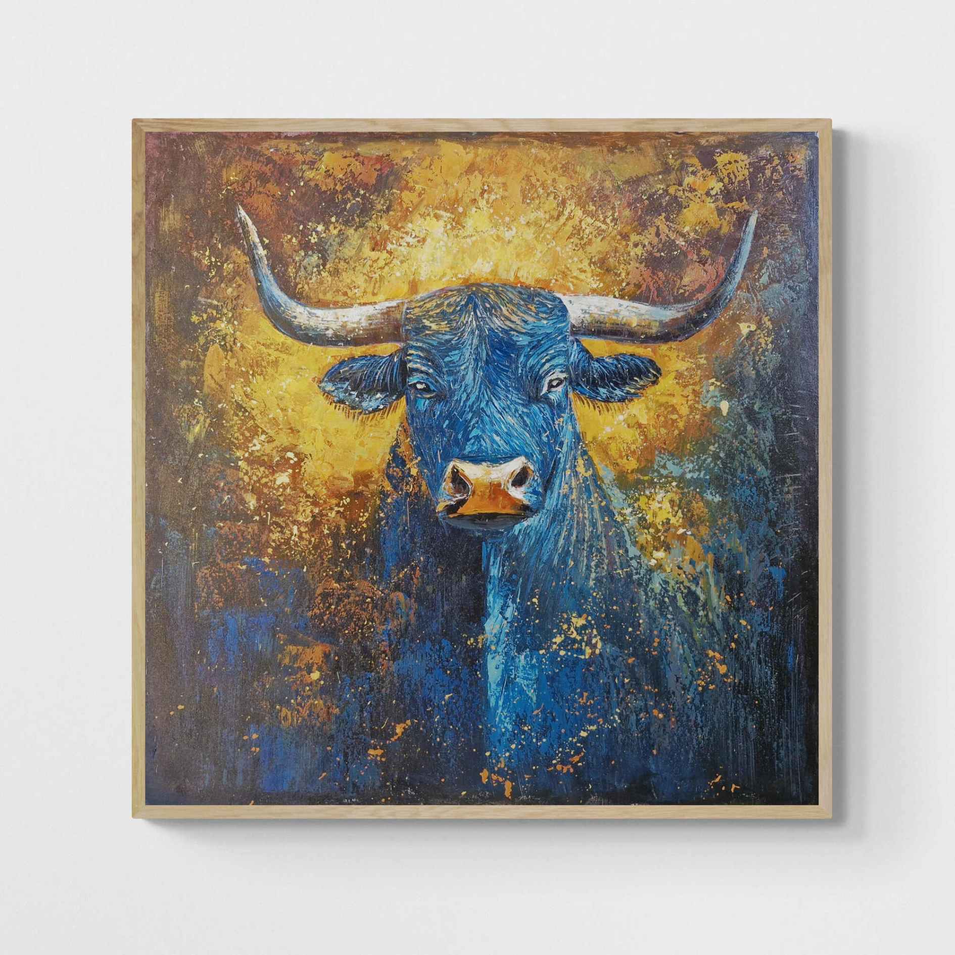 Cuadro al óleo de toro azul sobre fondo dorado