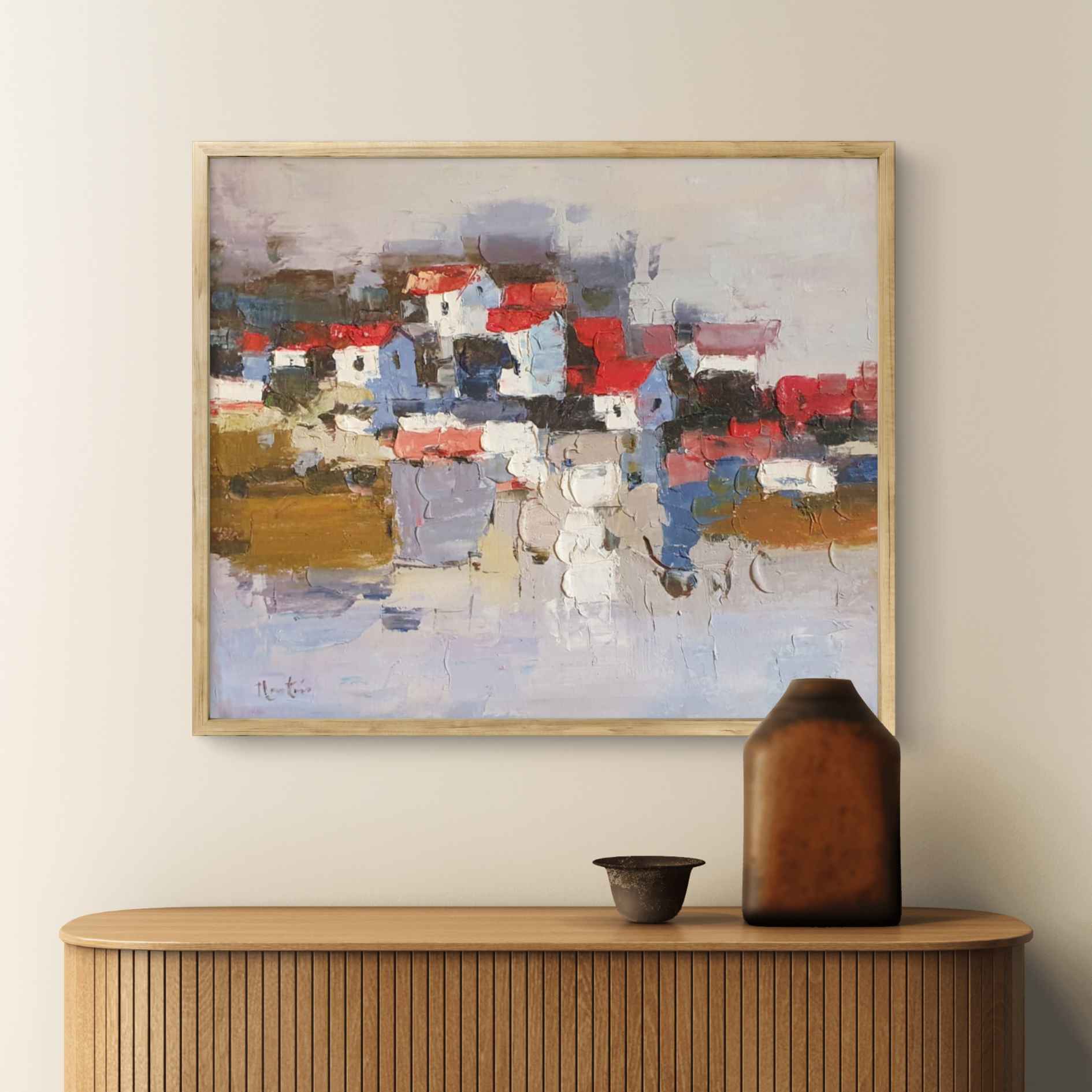 Cuadro al óleo pintado a mano con casas abstractas y reflejo en agua sobre fondo neutro