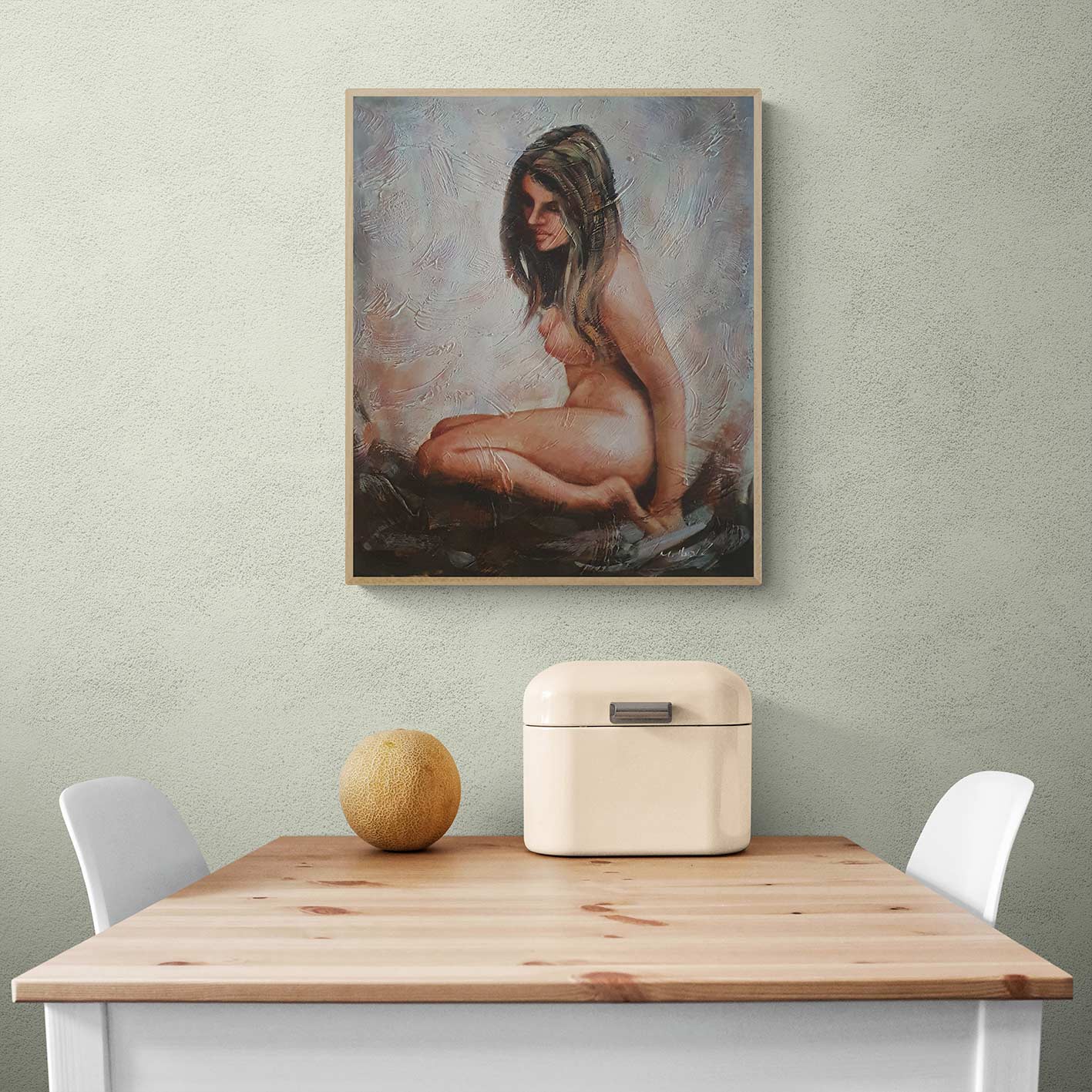 Cuadro figurativo de mujer sentada en el suelo desnuda