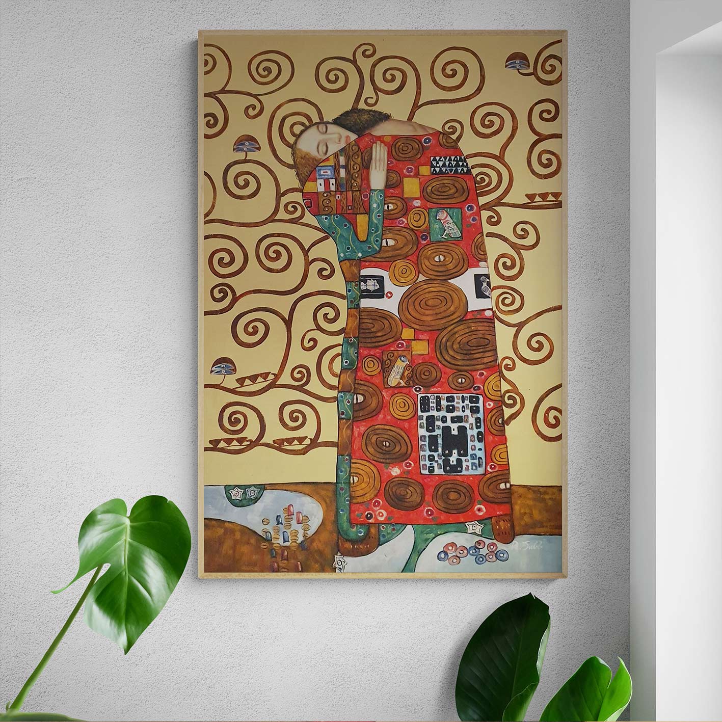 Pintura moderna con abrazo emotivo en tonos dorado y rojo